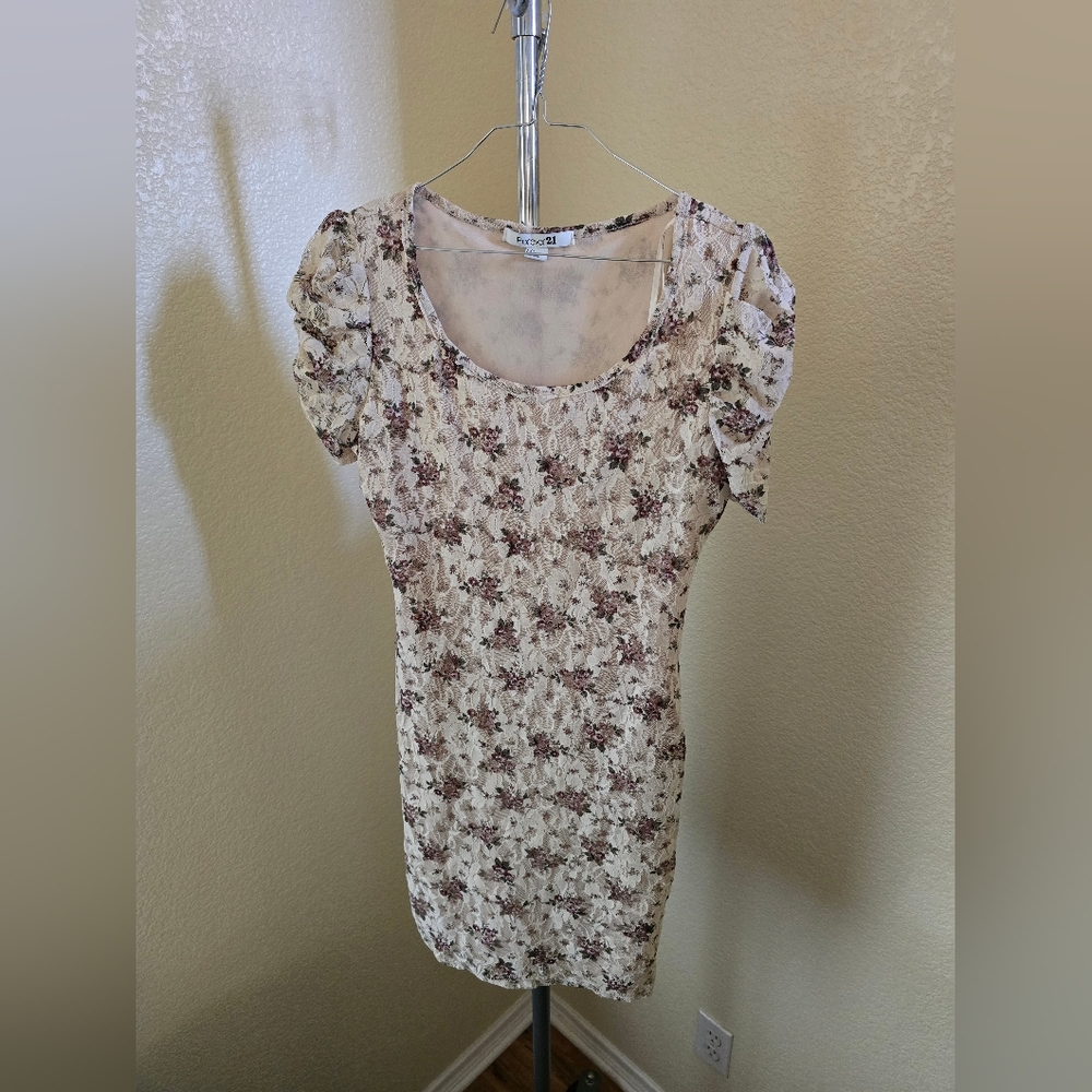 Forever 21 Short Sleeve Floral Lace Dress